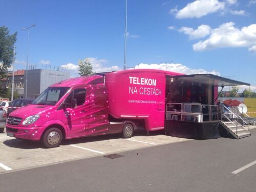 Ružový TELEKOM kamión u nás v TERMINALI !!!